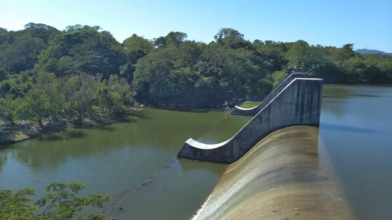Presa del Moralillo en Cerro Azul