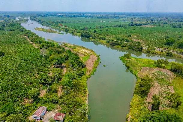 Canal de Chijol y humedales de Pueblo Viejo