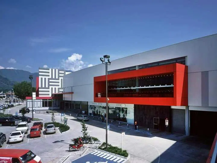 Plaza Valle y servicios comerciales de Orizaba