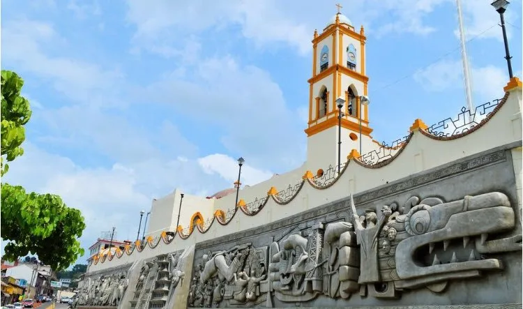 Lectura del mural a la cultura totonaca