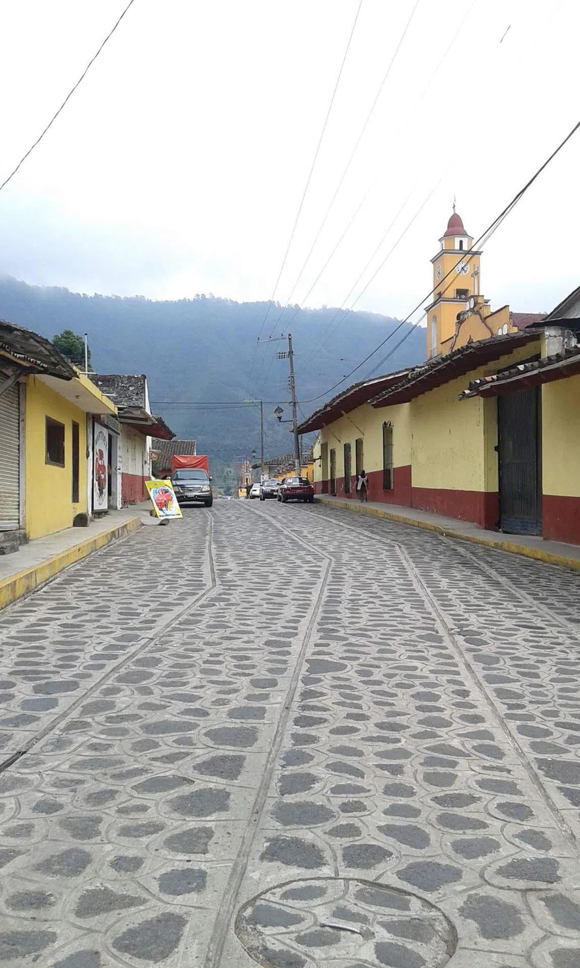 Casas y calles tradicionales de Ixhuacán