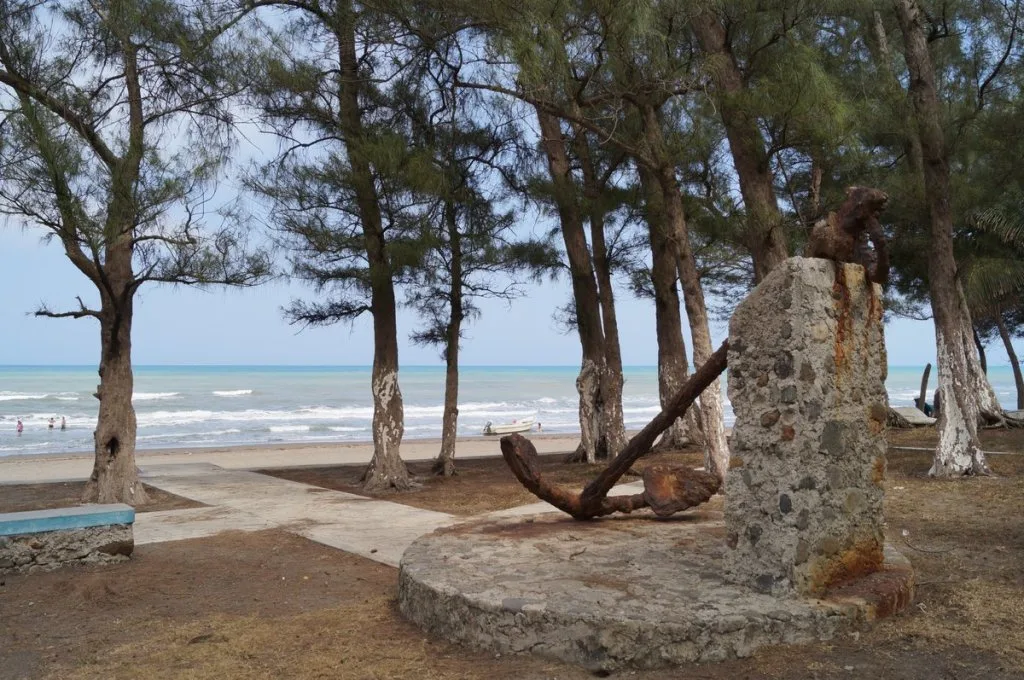 Palma Sola, comunidad costera